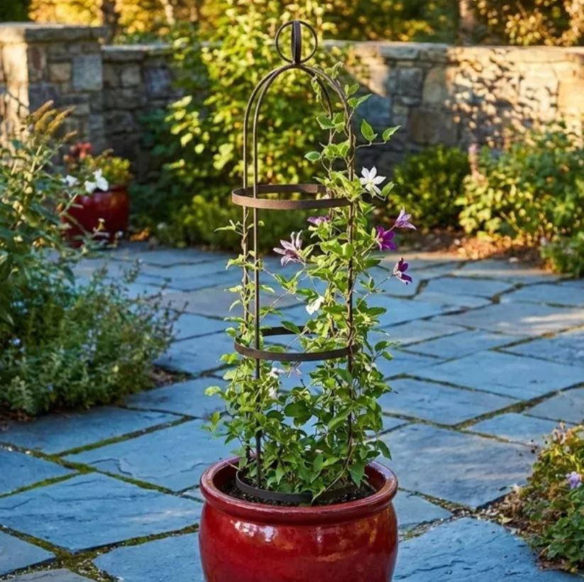 Round Obelisk